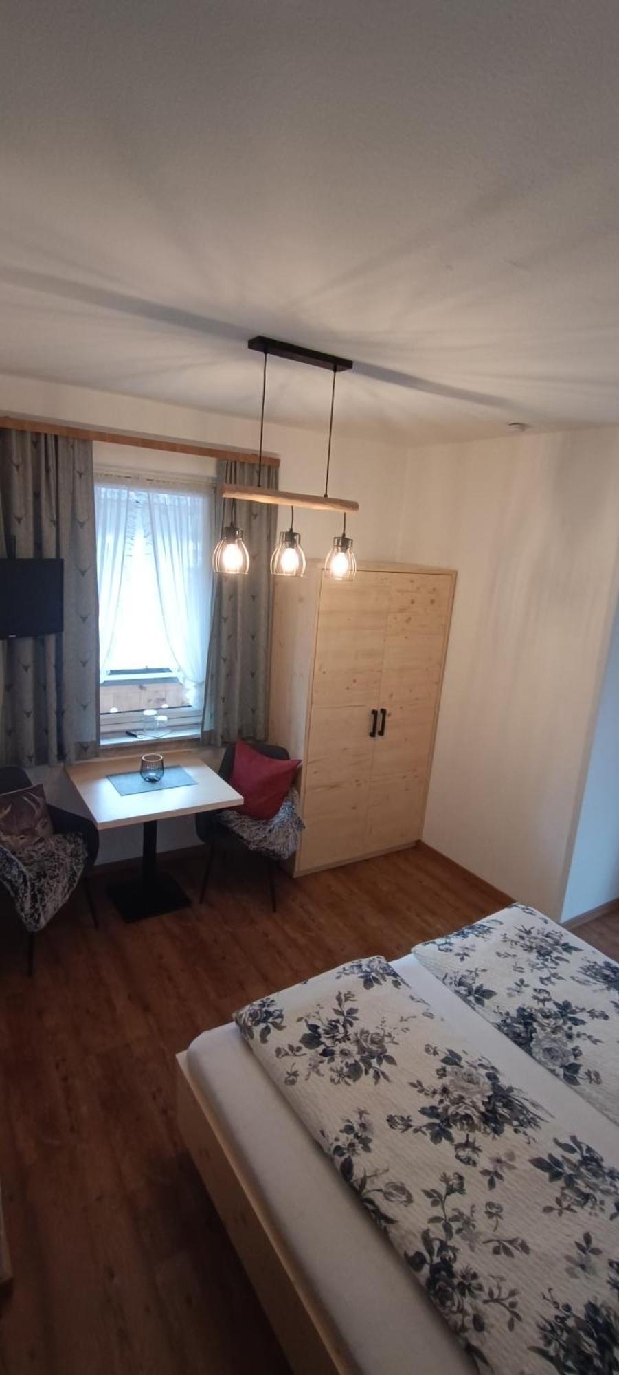 Gaestehaus Ferienglueck Грайнау Стая снимка